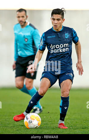 ALBUFEIRA ALGARVE , , Stadium Estadio da Nora , 11-01-2019 , Vitesse - Livingston amichevole , calcetto , olandese Eredivisie stagione 2018 - 2019 . Vitesse player Navarone Foor sulla palla durante il gioco Vitesse - Livingston (3-2) . Foto Stock