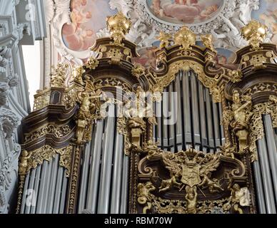 Il fantastico organo presso la cattedrale di Santo Stefano in Passau, Germania. Foto Stock