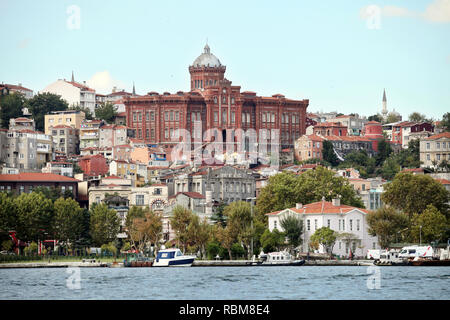 Ortodossa Fener-Rum College (Fener-Rum Lisesi) al quartiere di Balat ad Istanbul in Turchia. Foto Stock
