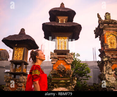 Taman Ayun Temple è un tempio reale di Mengwi Empire situato in Mengwi, Badung regency che è famosi luoghi di interesse di Bali. Foto Stock