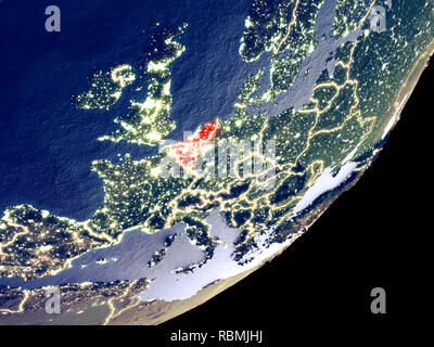 Unione Benelux dallo spazio sul modello di terra di notte. Molto bene i dettagli del mondo di plastica della superficie visibile e luminose luci della citta'. 3D'illustrazione. E Foto Stock