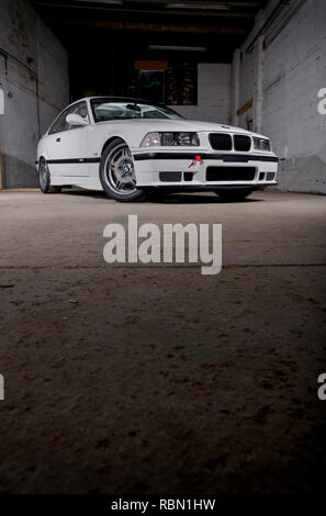 E36 forma BMW M3 berlina sportiva Foto Stock