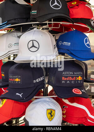 MONTE CARLO, MONACO: 26 MAGGIO 2018: F1 Grand Prix merchandise Baseball Caps Foto Stock