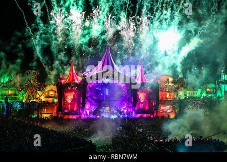 Panoramica di tomorrowland electronic dance music festival Foto Stock