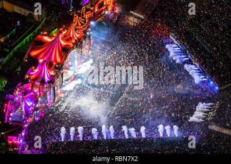 Panoramica di tomorrowland electronic dance music festival Foto Stock