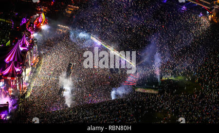 Panoramica di tomorrowland electronic dance music festival Foto Stock