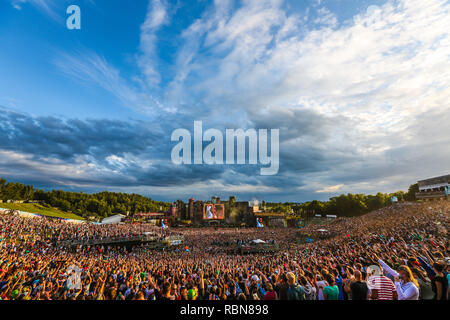 Panoramica di Tomorrowland festival, il numero uno nominale di electronic dance music festival in tutto il mondo Foto Stock