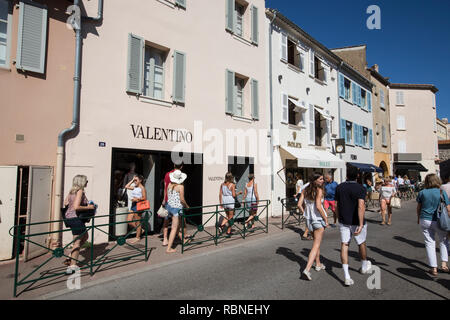 Saint tropez città costiera della Riviera Francese, nella regione Provence-Alpes-Côte d'Azur del sud est della Francia, Europa Foto Stock