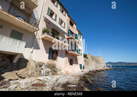 La Ponche, sito storico di Saint Tropez città costiera della Riviera Francese, nella regione Provence-Alpes-Côte d'Azur del sud est della Francia, Europa Foto Stock