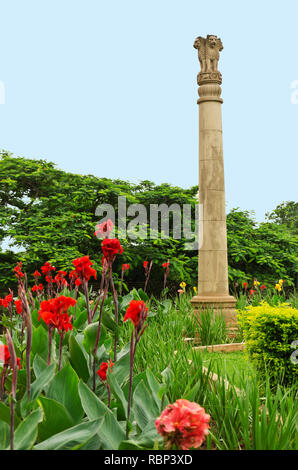 Pilastro di Ashoka in Kamala Nehru Park, Mumbai, Maharashtra, India, Asia Foto Stock