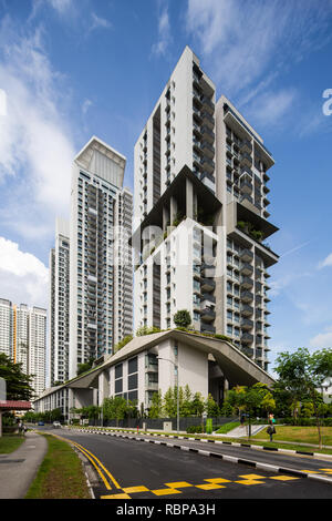 Vertical view Highline Residences, un'architettura condominiale sviluppata da Keppel Land a Singapore. Foto Stock