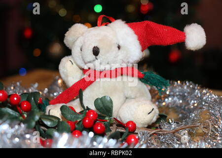 Le decorazioni di Natale Baubles & Santa Teddy Foto Stock