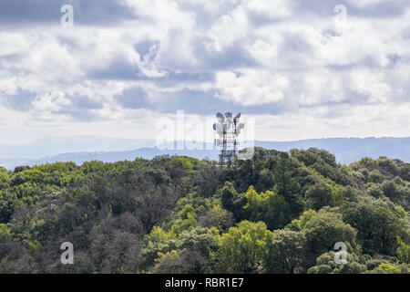 Telecomunicazioni antenna Radio Torre, California Foto Stock