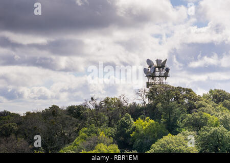 Telecomunicazioni antenna Radio Torre, California Foto Stock