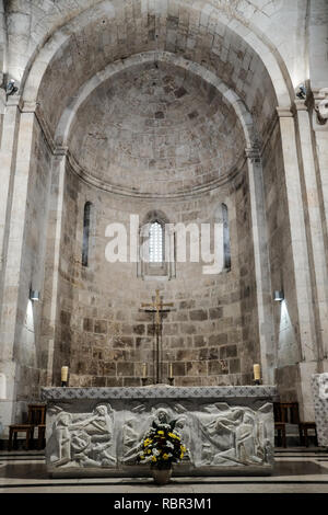 Il Console Generale di Francia a Gerusalemme, Pierre Cochard, visite alla chiesa di Saint Anne come parte di un tour del patrimonio francese in Gerusalemme. La chiesa Foto Stock