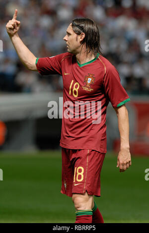 FIFA WM Stadion Frankfurt Germania, 17.06.2006 FIFA World Cup Germany 2006 Portogallo vs Iran 2:0 --- su maniche (POR) Foto Stock