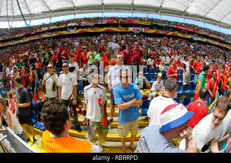 FIFA WM Stadion Frankfurt Germania, 17.06.2006 FIFA World Cup Germany 2006 Portogallo vs Iran --- i ventilatori del Portogallo Foto Stock