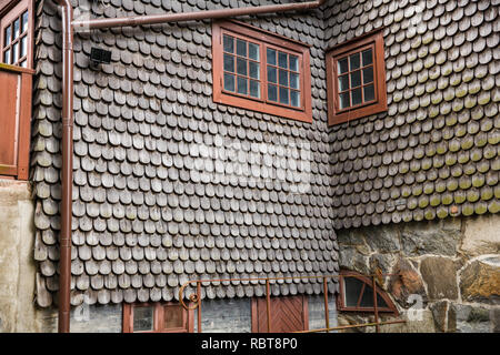 Tradizionale casa vecchia at Skansen, il primo open-air museum e zoo, situato sull'Isola Djurgarden a Stoccolma, Svezia. Foto Stock