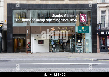 L'esterno di Stanley Gibbons, The Strand, Londra, WC2, Regno Unito Foto Stock