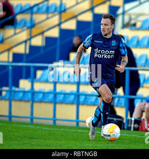 ALBUFEIRA ALGARVE , , Stadium Estadio da Nora , 11-01-2019 , Vitesse - Livingston amichevole , calcetto , olandese Eredivisie stagione 2018 - 2019 . Vitesse player Roy Beerens sulla palla durante il gioco Vitesse - Livingston (3-2) . Foto Stock