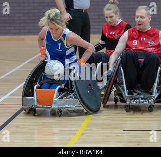 Brentwood, Essex, 12 gennaio 2019 la Gran Bretagna Rugby in carrozzina divisione concorrenza tre Solent Hammerheads (rosso) vs. Brighton Buccaneers (blu) al credito Ian Davidson/Alamy Live News Foto Stock