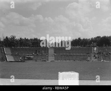 Aanbouw openluchttheater Bosplan in Amsterdam, Bestanddeelnr 905-8244. Foto Stock