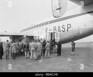 Aankomst Franse schilders incontrato dubbeldek vliegtuig Schiphol, Bestanddeelnr 907-7201. Foto Stock