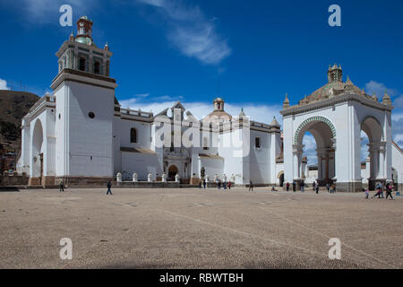 Lo stile moresco Basilica di Nostra Signora di Copacabana è stato costruito nel XVI secolo ed è decorato con cupole e azulejo tradizionali piastrelle. Foto Stock