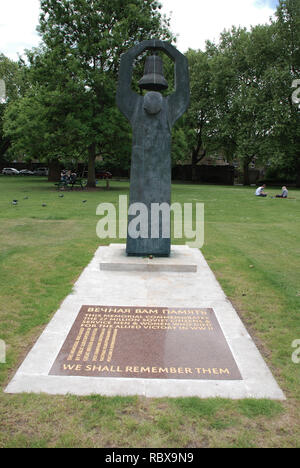 Memoriale per i cittadini sovietici nella II Guerra Mondiale presso il Museo Imperiale della Guerra a Southwark, Londra Foto Stock