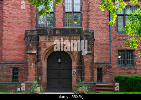 Milwaukee, Wisconsin/STATI UNITI D'America - 2 Settembre 2018: Chapman Hall presso la University of Wisconsin Milwaukee. L'università offre un totale di 191 programmi di laurea. Foto Stock