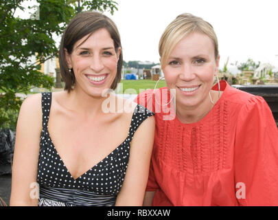 Dianne Oxberry & Kate Simms - BBC presentatori ad RHS Tatton Flower Show 2018 Foto Stock