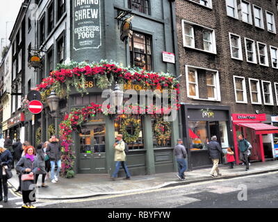 Vista esterna del signor Fogg's Tavern - Covent Garden - Londra - Regno Unito Foto Stock