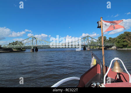 Glienicker Brücke, Verbindung Berlino - Potsdam über die Havel, im 'Kalten Krieg' Agentenaustausch Ost-West, z.B. Abele - Gary Powers 1962 vom historis Foto Stock