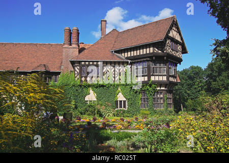 Schloss Cecilienhof, NEUER GARTEN, Potsdam, Brandeburgo, Deutschland, Europa | Castello di Cecilienhof, nuovo giardino, Potsdam, Brandeburgo, Germania, Europa Foto Stock