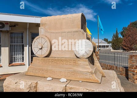 CALVINIA, SUD AFRICA, 30 agosto 2018: la storica Big Trek centenario monumento in Calvinia nel nord della provincia del Capo Foto Stock