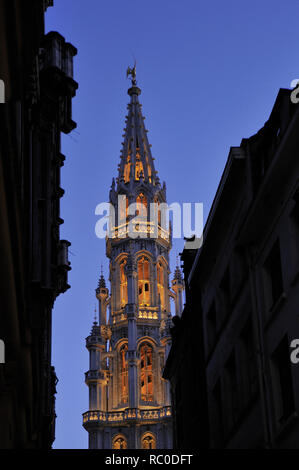 Il Rathaus am Großen Platz, Marktplatz, Grote Markt, Grand Place, Brüssel, Belgien, Europa | Town Hall presso il Grand Place, il Grote Markt, Bruxelles, Belg Foto Stock