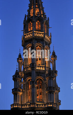 Il Rathaus am Großen Platz, Marktplatz, Grote Markt, Grand Place, Brüssel, Belgien, Europa | Town Hall presso il Grand Place, il Grote Markt, Bruxelles, Belg Foto Stock