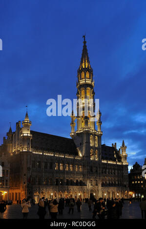 Il Rathaus am Großen Platz, Marktplatz, Grote Markt, Grand Place, Brüssel, Belgien, Europa | Town Hall presso il Grand Place, il Grote Markt, Bruxelles, Belg Foto Stock