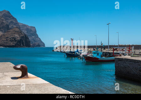 Barche da pesca in Puerto de la Aldea porto dell'isola di Gran Canaria Foto Stock