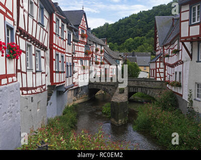 Monreal im Elztal, Landkreis Mayen-Coblenza, Vordereifel, Rheinland-Pfalz, Deutschland Foto Stock