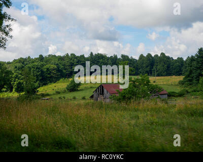 Fienile lungo la Blue Ridge Parkway Foto Stock