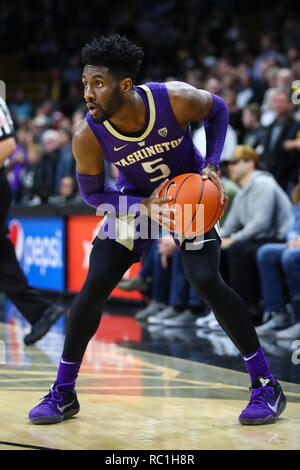 Boulder, CO, Stati Uniti d'America. Xii gen, 2019. Washington Huskies guard Jaylen Nowell (5) cerca di fare un gioco contro il Colorado nel primo semestre al Coors eventi centro di Boulder, CO. Credito: csm/Alamy Live News Foto Stock