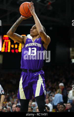 Boulder, CO, Stati Uniti d'America. Xii gen, 2019. Washington Huskies avanti Hameir Wright (13) spara a tre contro il Colorado nel primo semestre al Coors eventi centro di Boulder, CO. Credito: csm/Alamy Live News Foto Stock