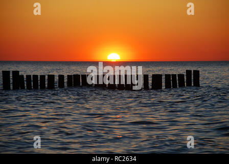 Mar baltico in serata a Kuehlungsborn, Germania Foto Stock