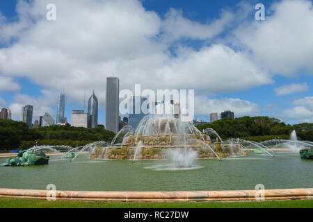 Panorama di fontana a tempo di giorno Foto Stock