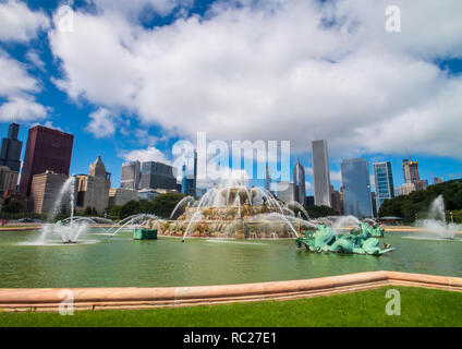 Panorama di fontana a tempo di giorno Foto Stock