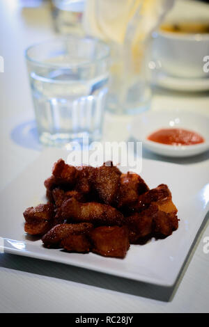 Fermentato Namyu tofu fritto pancetta di maiale Foto Stock