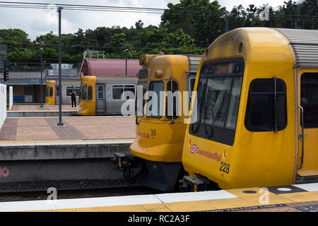 Queensland Rail treni elettrici presso la stazione di Roma Street, Brisbane, Queensland, Australia Foto Stock