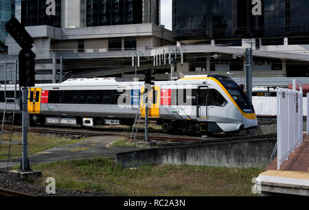 Una rampa di Queensland treno elettrico presso la stazione di Roma Street, Brisbane, Queensland, Australia Foto Stock