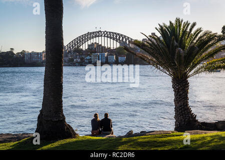 Vista di Harbour Bridge da Cremorne Point, Sydney, NSW, Australia Foto Stock